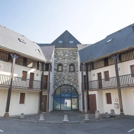Apartment Pour 6 Pers. Avec Balcon Pres De Saint-lary, Wi-fi Et Parking Gratuits